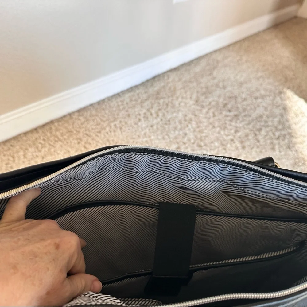Kenneth Cole Reaction Black Quilted Laptop Bag Classy, black tassel adds style